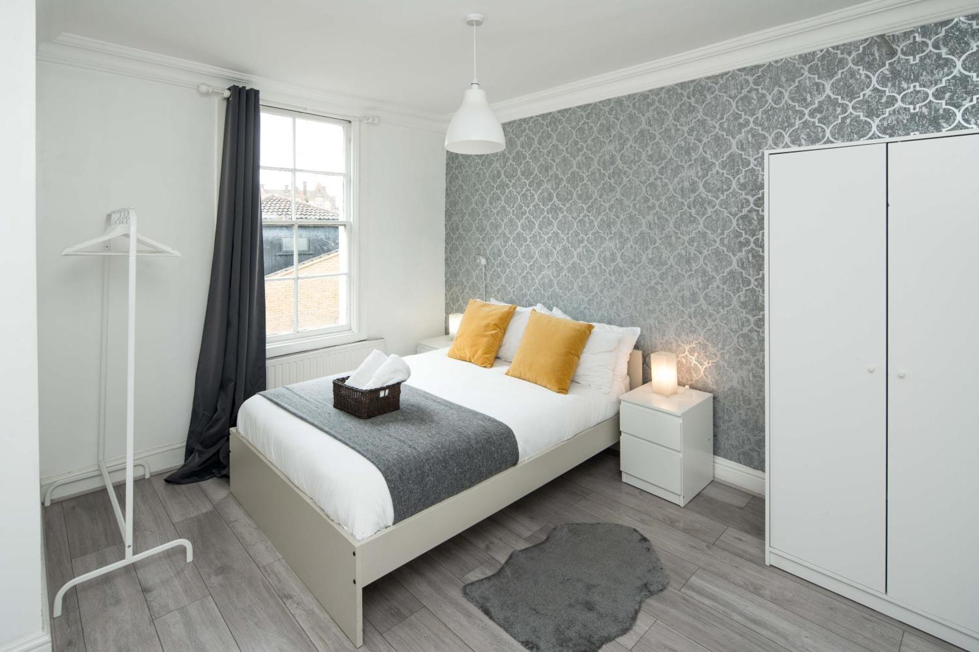 Private Double Room Shared Bathroom Near City Centre ลอนดอน ภายนอก รูปภาพ