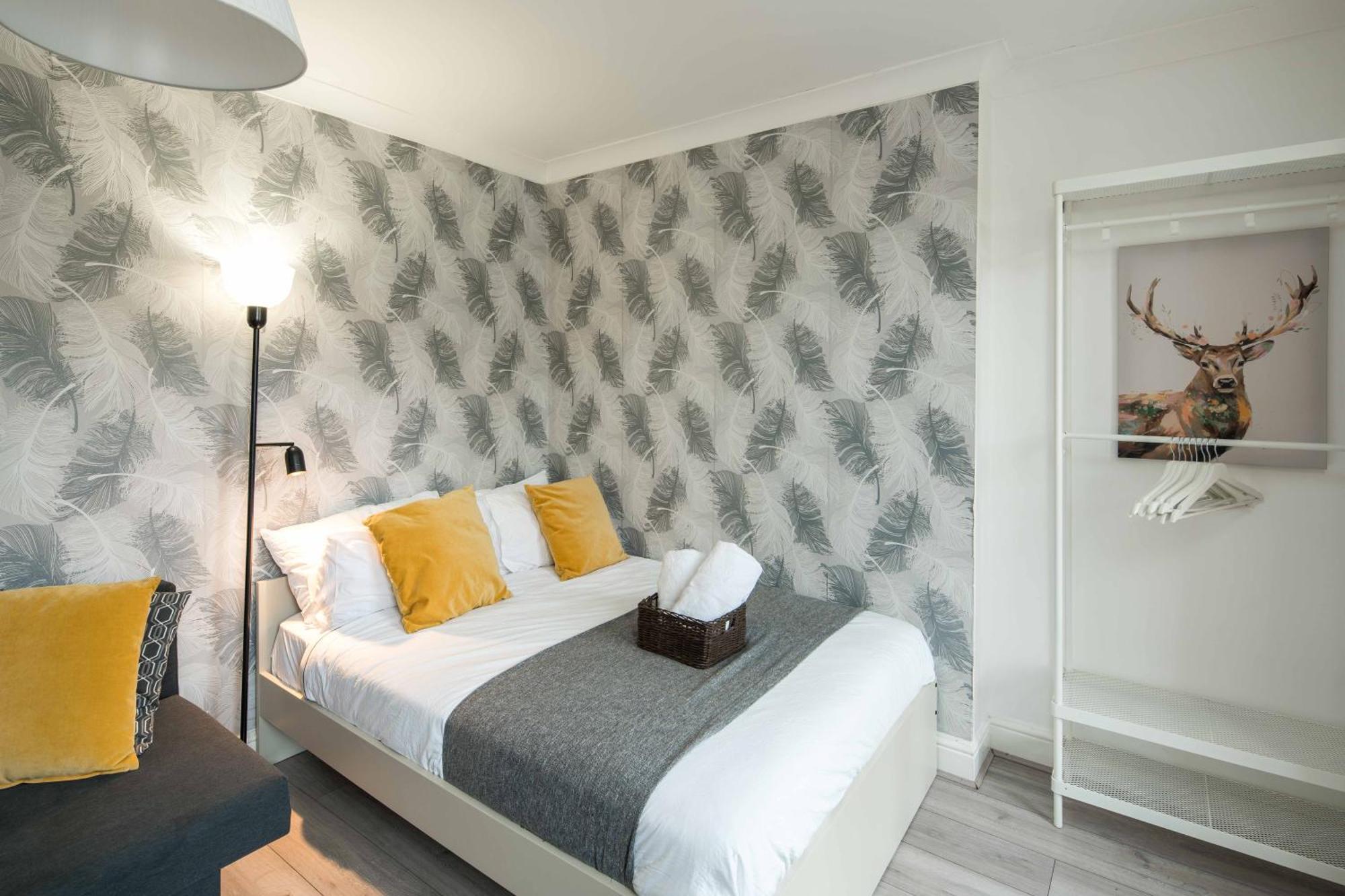 Private Double Room Shared Bathroom Near City Centre ลอนดอน ภายนอก รูปภาพ