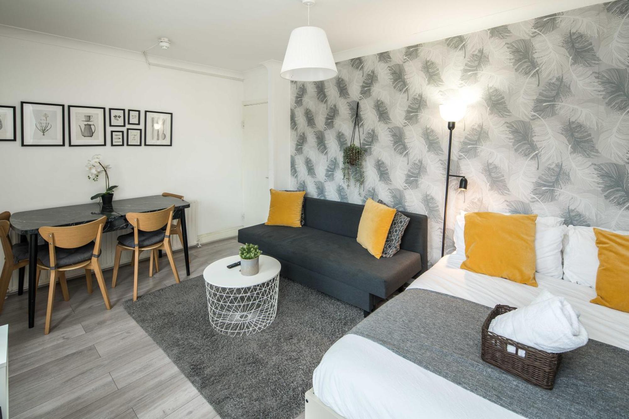 Private Double Room Shared Bathroom Near City Centre ลอนดอน ภายนอก รูปภาพ