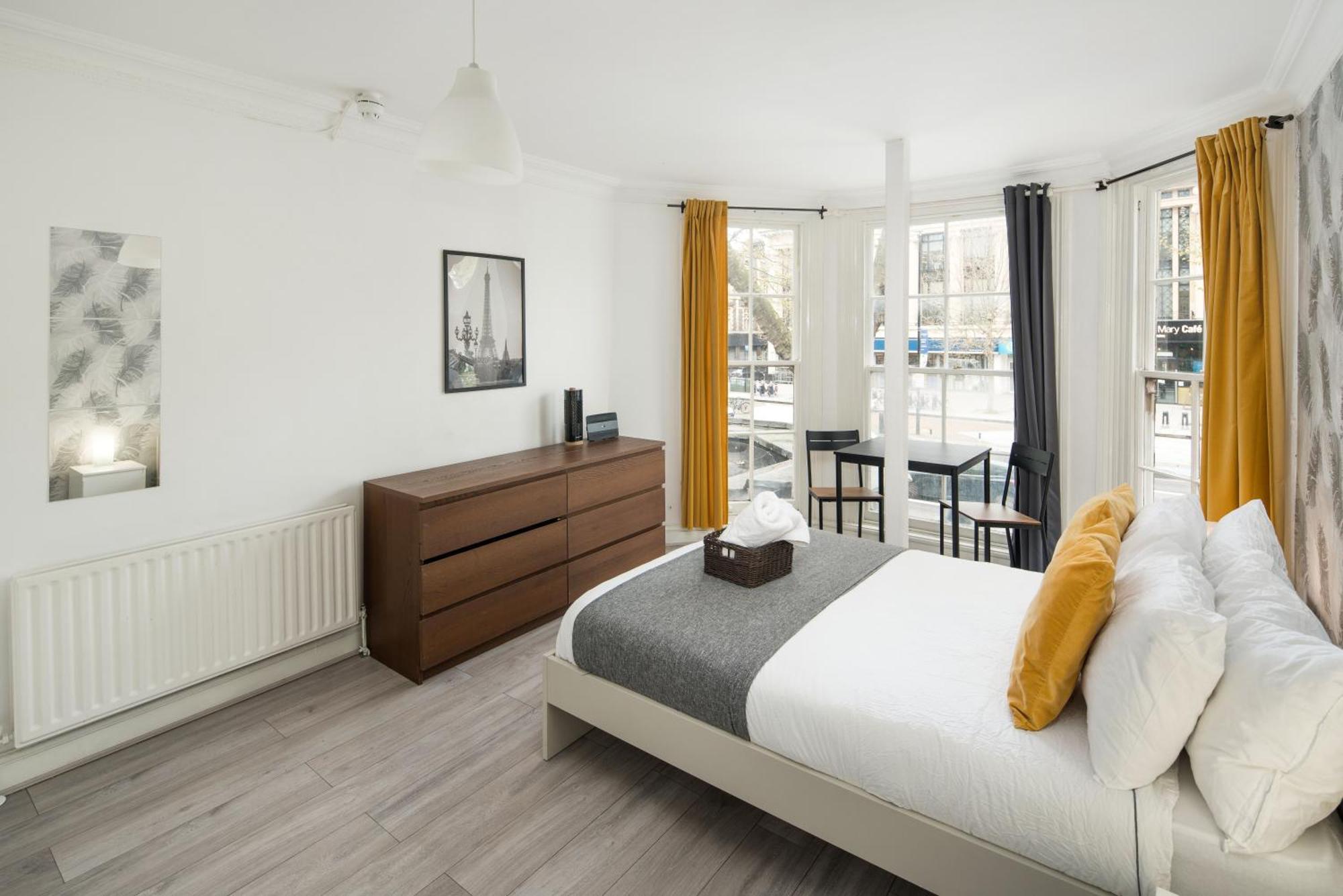 Private Double Room Shared Bathroom Near City Centre ลอนดอน ภายนอก รูปภาพ