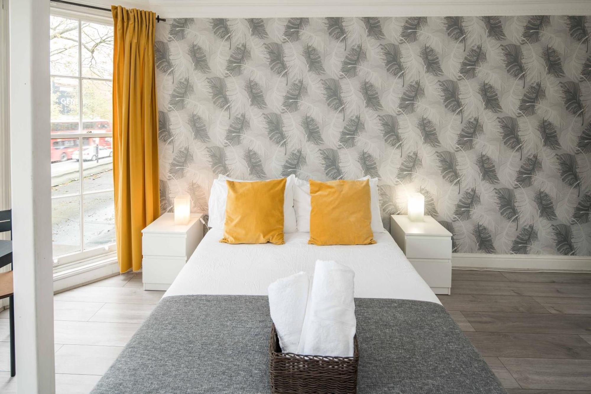 Private Double Room Shared Bathroom Near City Centre ลอนดอน ภายนอก รูปภาพ