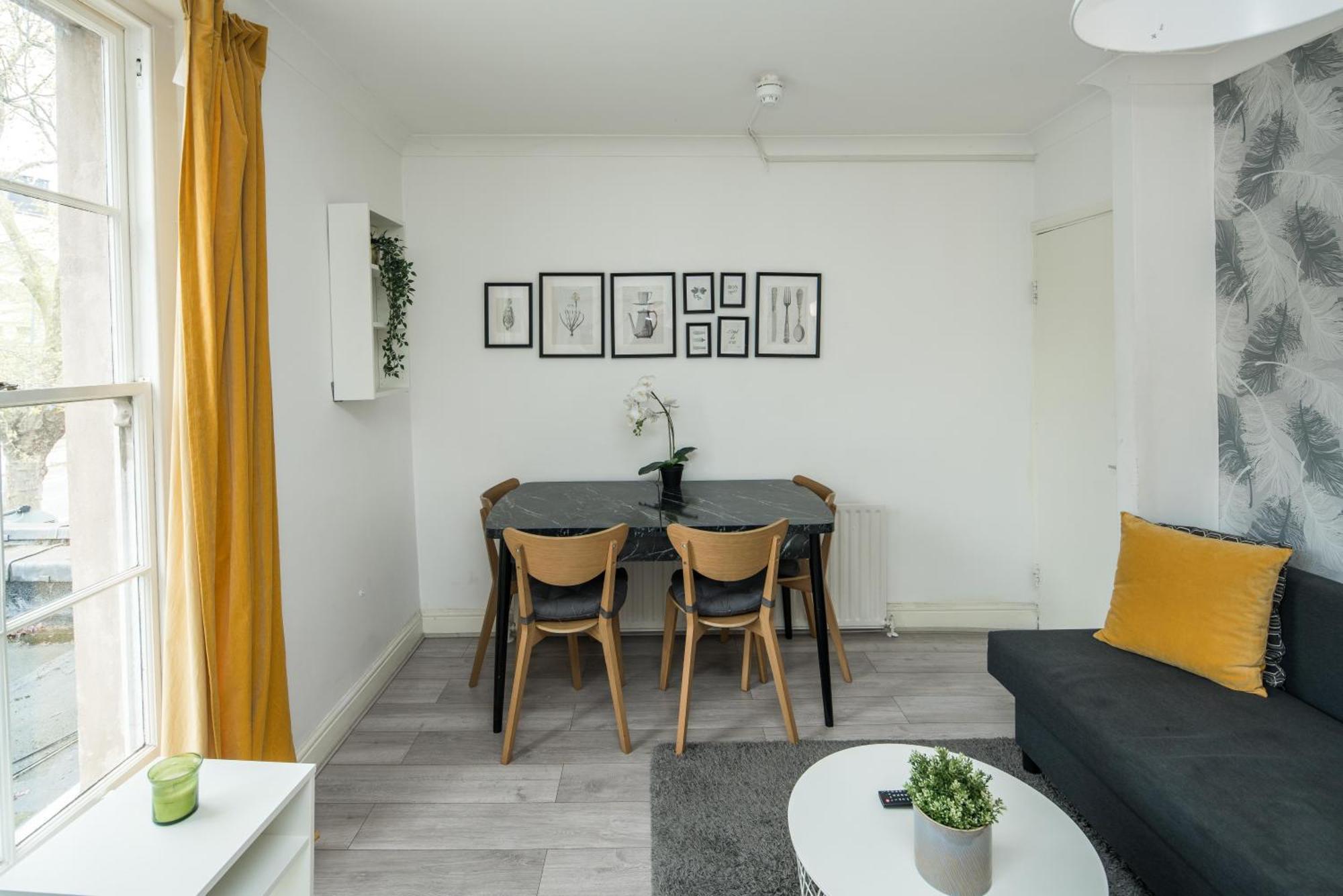 Private Double Room Shared Bathroom Near City Centre ลอนดอน ภายนอก รูปภาพ